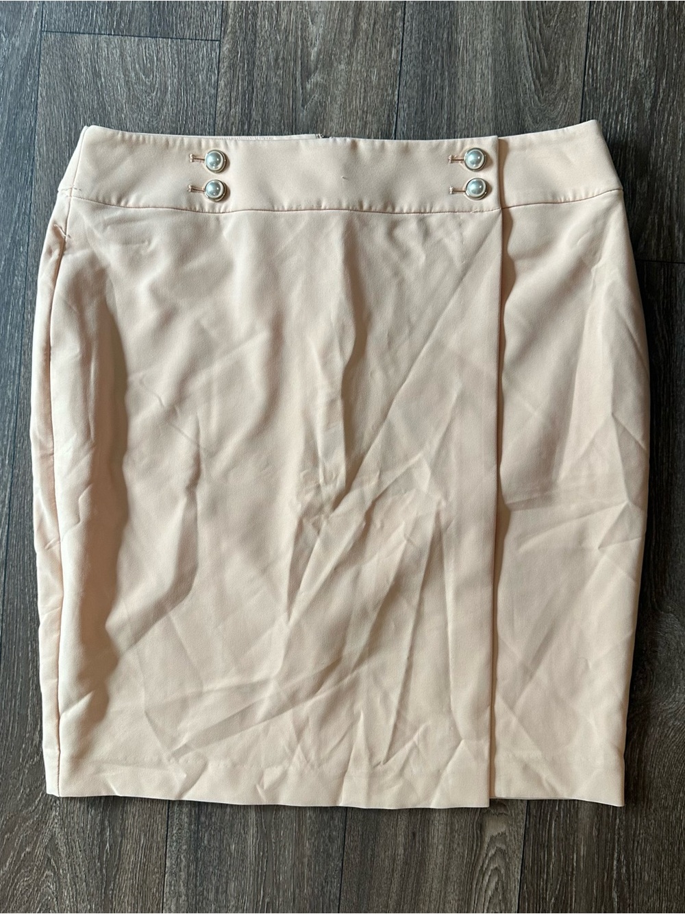 Calvin Klein peach pencil skirt with gold and pearl buttons Sz 16